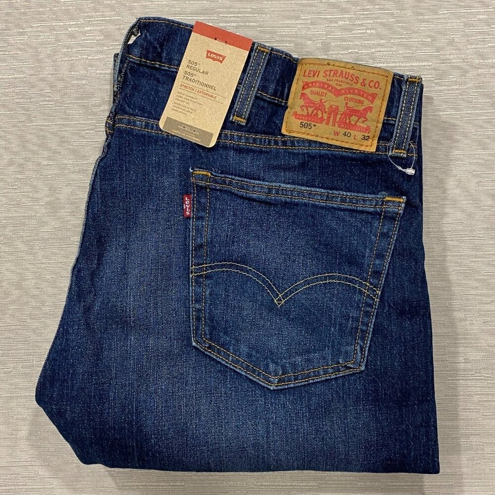 Levi's 505 Jeans Mens 40 x 32 Straight Leg Regular Fit Medium Wash Denim Pants